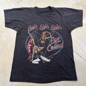 Vintage Motley Crue shirt. Women’s small.